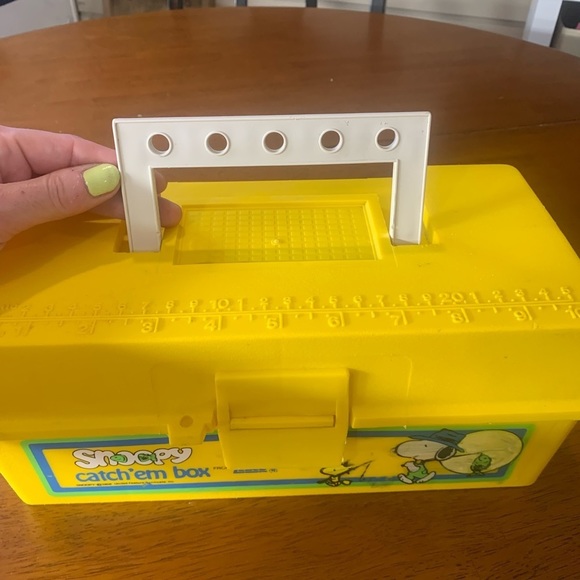 SNOOPY Catch ‘Em Tackle Box Used Great Condtion Peanuts Zebco - Picture 16 of 17